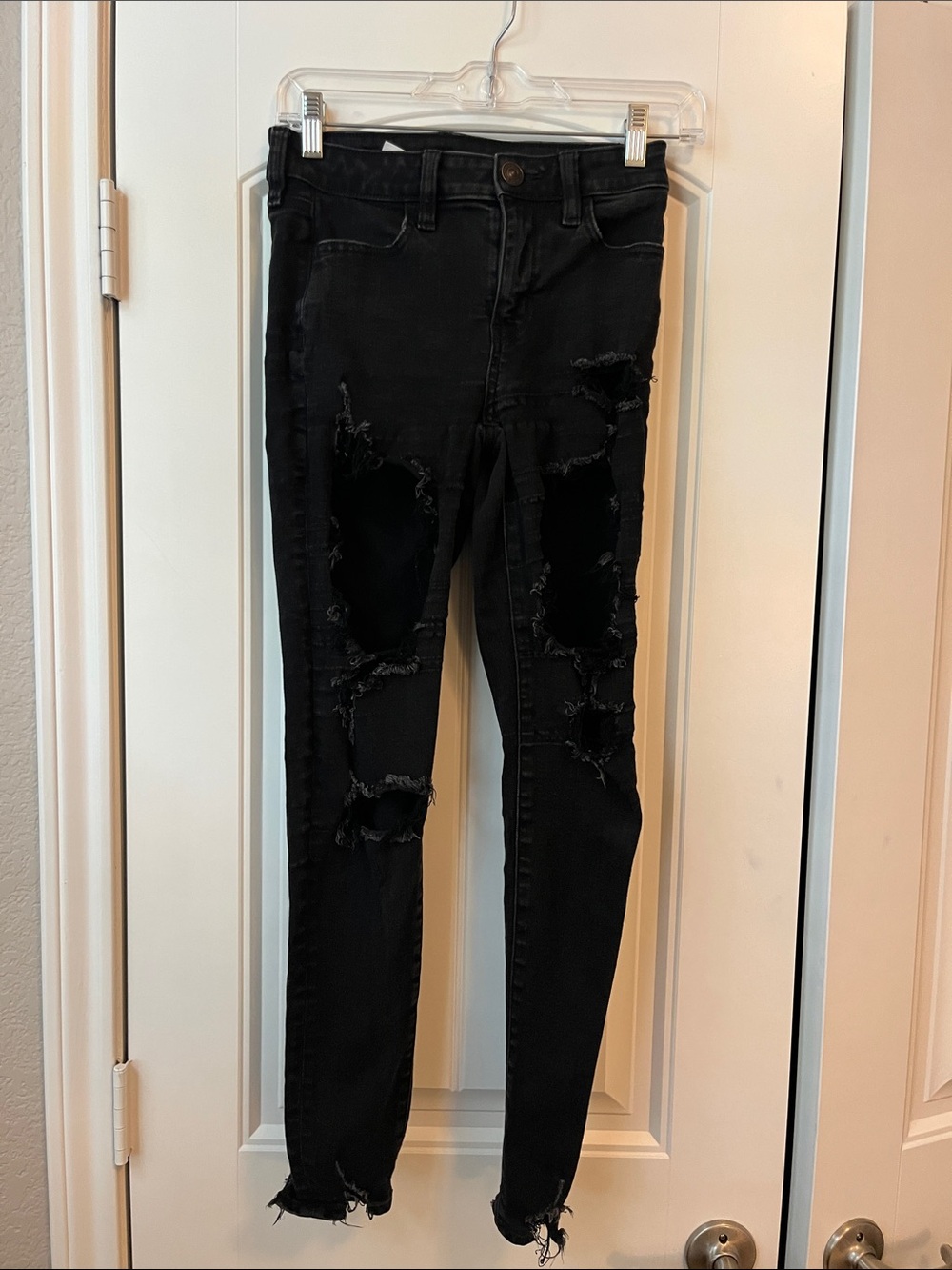 American Eagle Outfitters Black Distressed Skinny Jeans